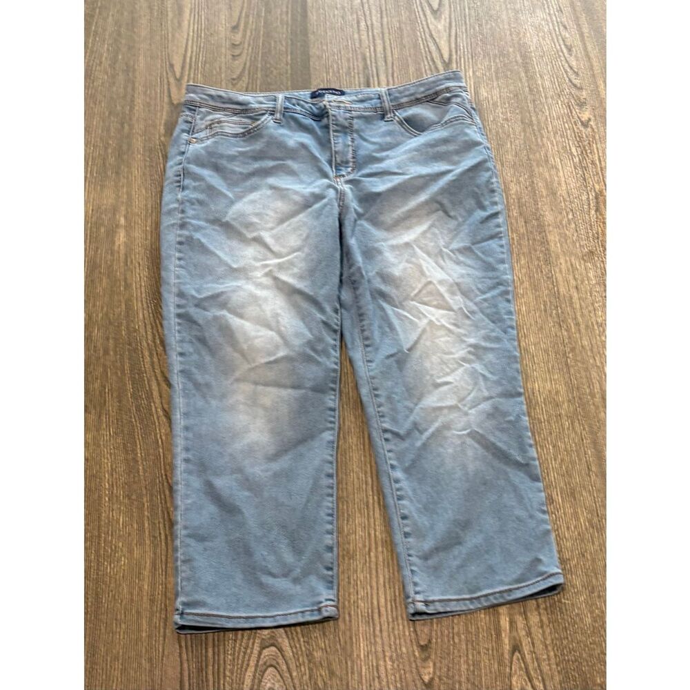 Bandolino Womens Selene Capri Jeans Low Rise Denim Light Wash Blue Size 12